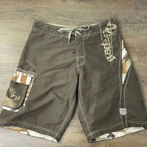 Redsand Men’s Brown Cream Camo Board Swim Shorts, size 32